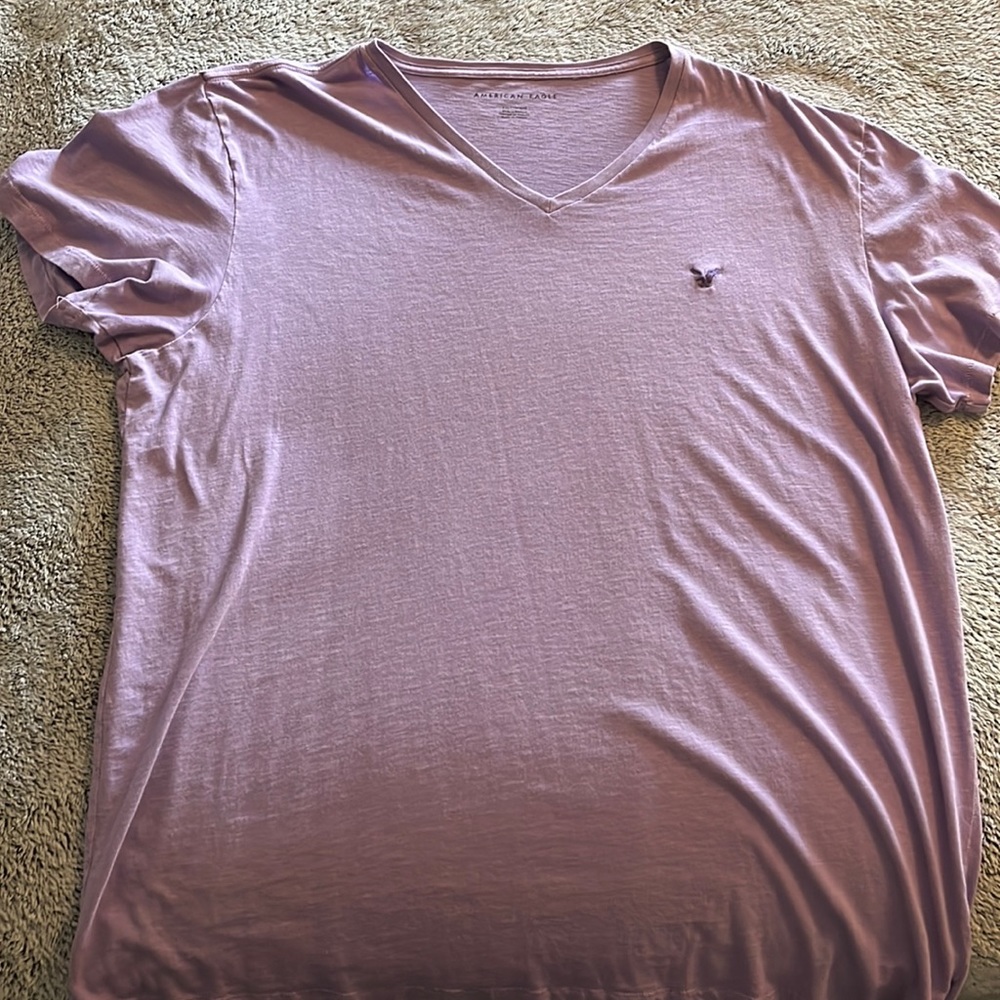 American Eagle VNeck Tshirt. XXL